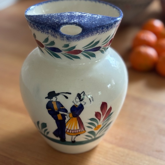 Authentic French Country Vintage Henriot Quimper pitcher/vase - Picture 2 of 3